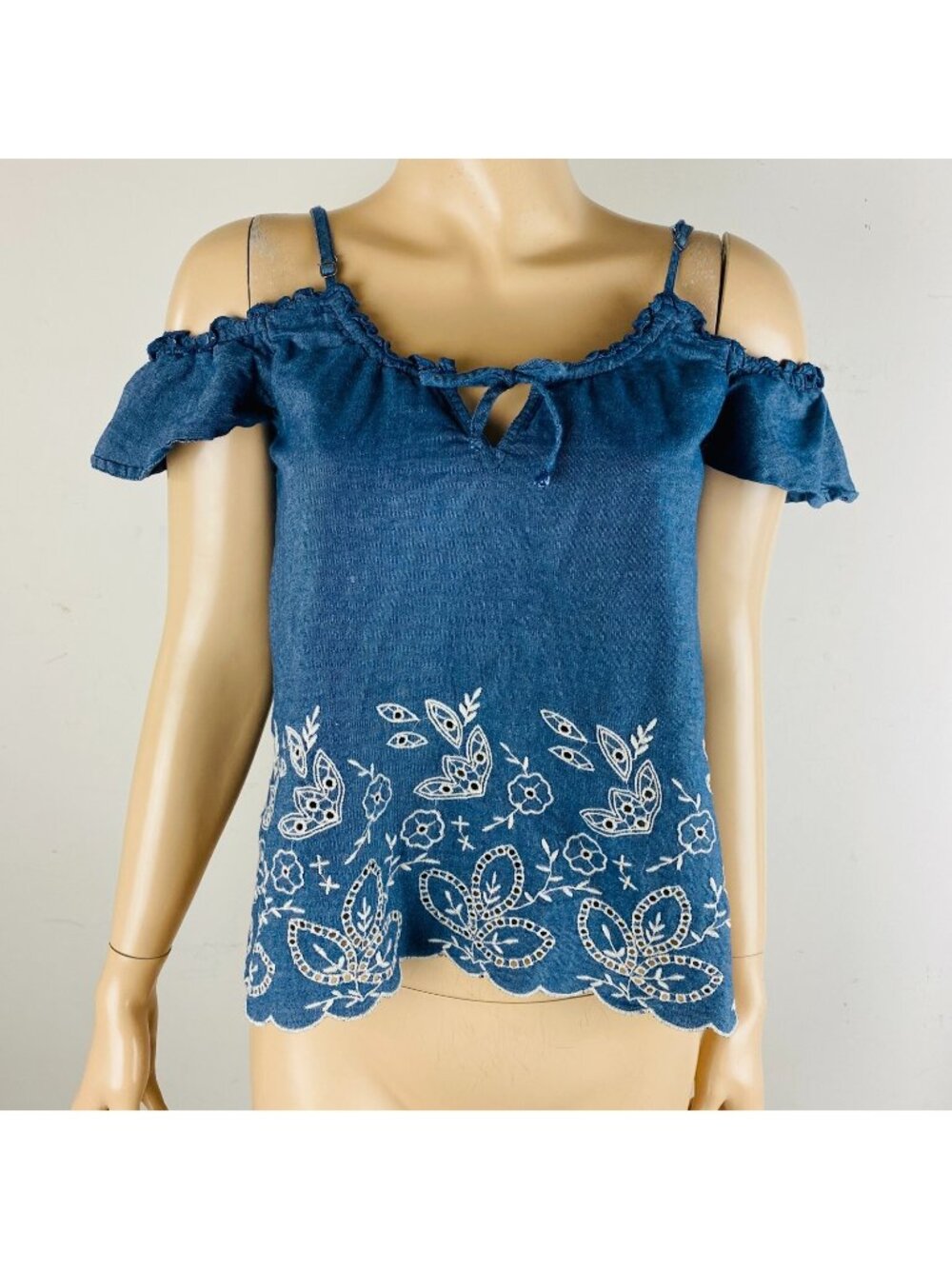 Abercrombie & Fitch Womens XS  Off Shoulder Bohemian Embroidered Bottom Top